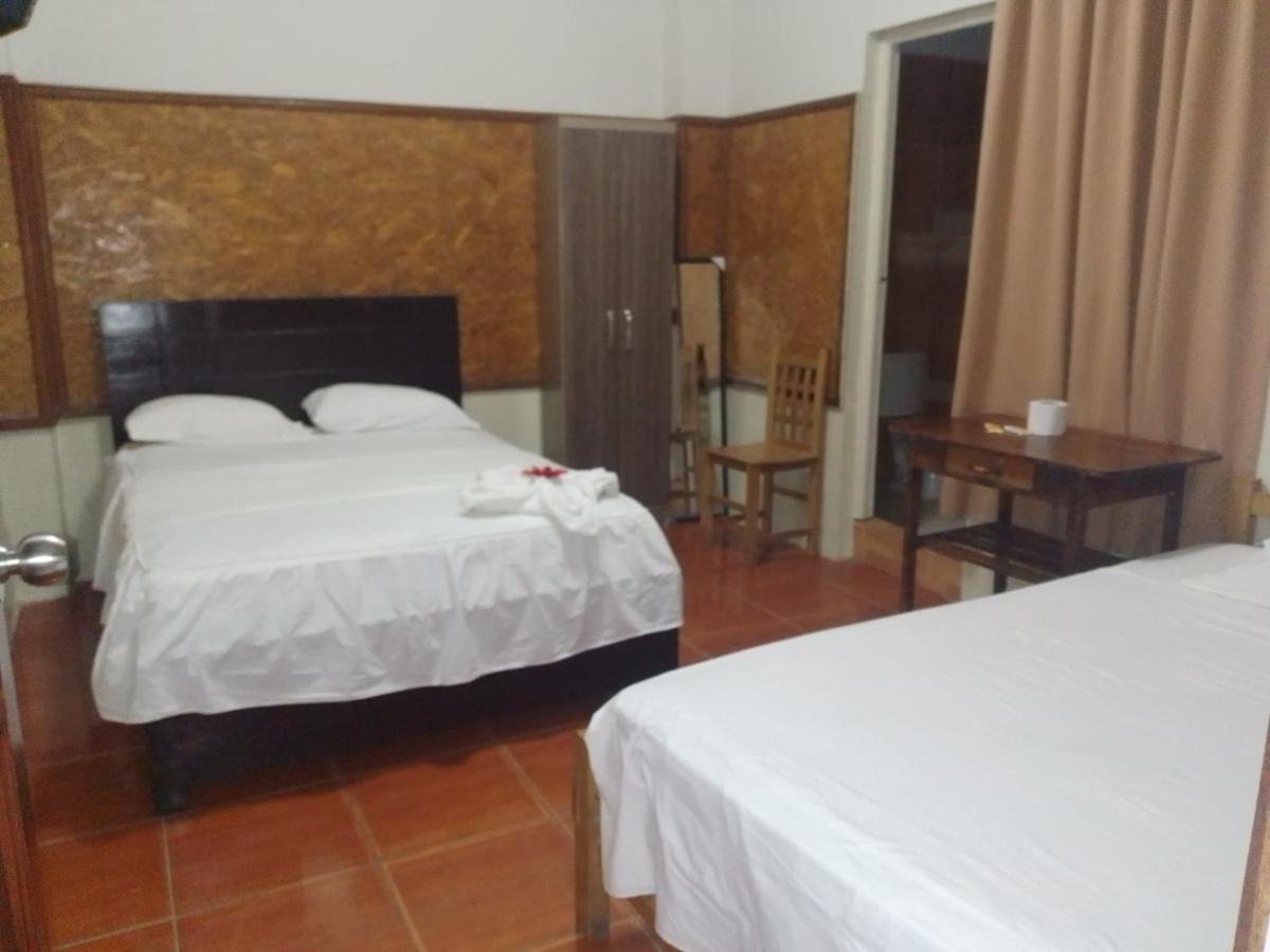 Hospedaje El Emperador Hotell Pucallpa Eksteriør bilde
